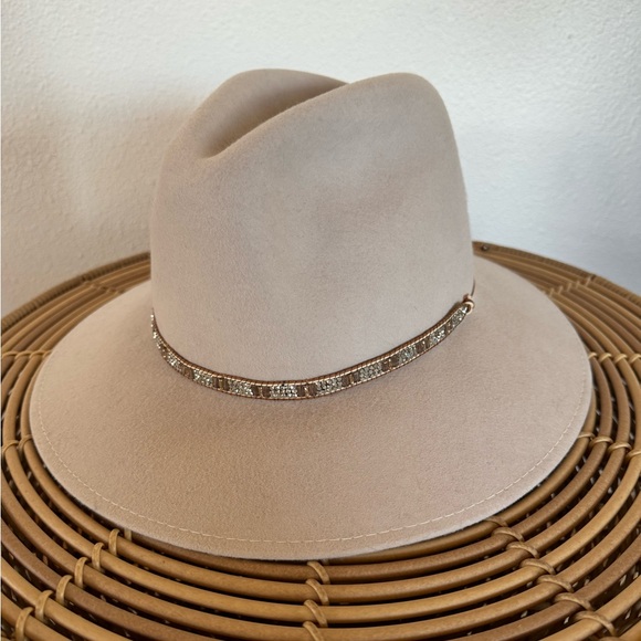Gottex Gray Hat 100% Wool Felt, Western Hat with Beaded Detail - Picture 3 of 7